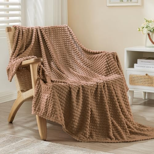 EMME Plaid Couverture Douillette, Plaid Polaire Flanelle, 150 x 200cm, Douce, Chaude, Jeté de Canapé, Couverture Doux, Marron