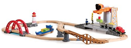 Hape Bahn- und Seefracht Set - Eisenbahn für Kinder, Holz-Frachtzug und Frachtschiff mit Kran, 2-in-1 Eisenbahn- und Hafen-Spielset, ab 3 Jahren