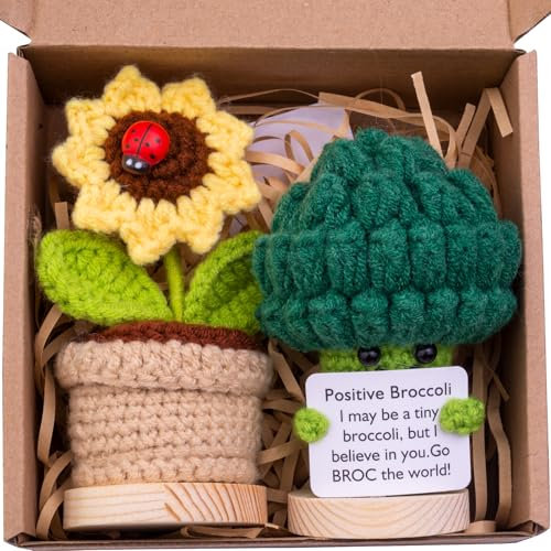 Mwmoeen 2 Stück Mini lustige Positive Kartoffel Geschenke, handgemachte emotionale Unterstützung gestrickte Kartoffeln mit Frontkarte und hölzerne Basis Sonnenblume Topf Schreibtisch Dekoration