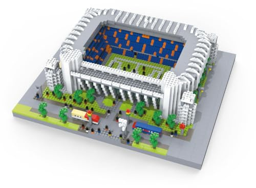 Atomic Building Modello Di Architettura Da Costruire Con Mini Blocchi, Design Realistico Di Campo Da Calcio. Collezione Degli Stadi D’Élite Del Mondo. Stadio Di Calcio A Madrid, Spagna.