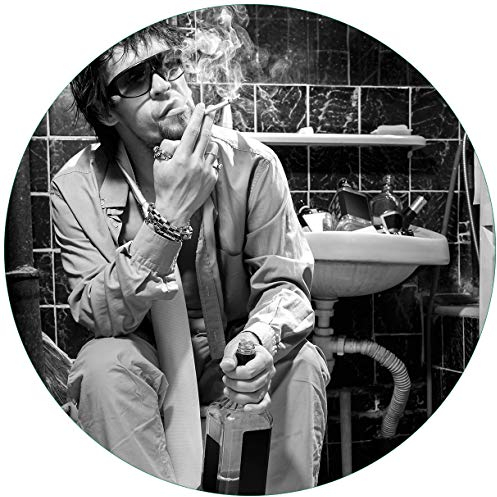 Wallario Glasbild rund Kloparty - Sexy Mann auf Toilette mit Zigarette SW - Rund, 50 cm Durchmesser Wandbild Glas in Premium-Qualität: Brillante Farben, freischwebende Optik