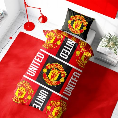 Character World Manchester United Single Duvet Cover Set, Trafford Design | Red Reversible 2 Sided Football Bedding Cover Official Merchandise Including Matching Pillow Cases