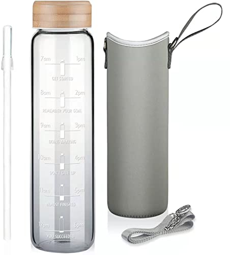 Ferexer 1 Liter Trinkflasche Glas mit Strohhalm & Zeit Markierung, 1L Motivierende Wasserflasche Glas mit Schutzhülle, Borosilikat Glas Flasche für kohlensäurehaltige Getränke, Auslaufsicher