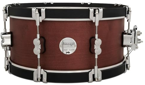 Pacific Drums Concept Classic Snare, 35,6 cm x 16,5 cm, Oxblod Behandling, Ebenholts Behandlade Träringar | Har moderna och klassiska utseenden med lönnskal och motringar