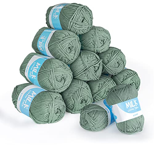 ilauke 12 Pack Double Knitting Yarn, Soft Acrylic Crochet Yarn for Knitting, Durable Balls of Chunky Yarn for Crochet, Ideal for Yarn Projects Handcrafts, 600g,1200M (Green)