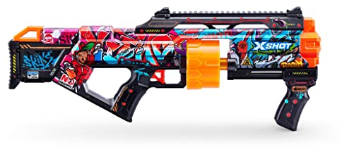 X-Shot Skins Last Stand - Graffiti - Federdruck Dart-Blaster mit Trommelmagazin, 16 Darts & einzigartigem Aussehen