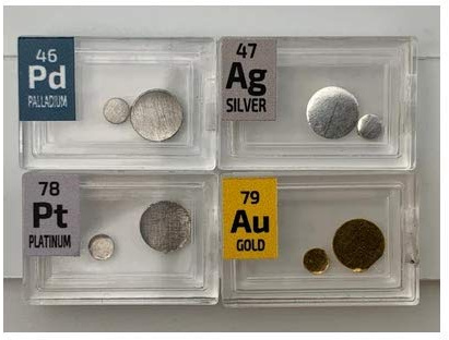 Uppsättning av prover (i form av små skivor) av 0,1 gram guld, silver, platina och palladium