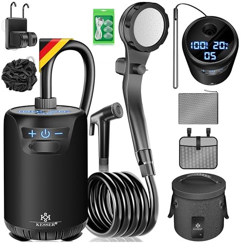 KESSER® Campingdusche Solardusche mit Pumpe & wiederaufladbarem Akku 8000mAh Mobile Dusche | Camping Dusche Set inkl. einstellbarem Duschkopf, 2m Schlauch, Sprühpistole, Halterung & 20L Wasserbehälter