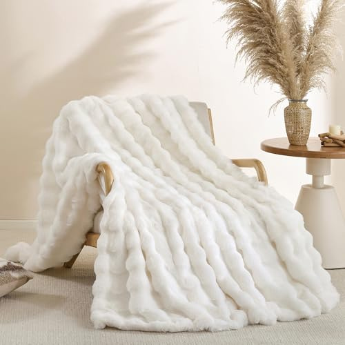 Smoofy Faux Fur Throw Blanket for Couch - Cream White Super Soft Cozy Bubble Blanket, Fluffy Plush Fuzzy Throw for Sofa & Bed, Thick Lightweight Warm Blanket, Luxury Aesthetic Gift for Women 50x60