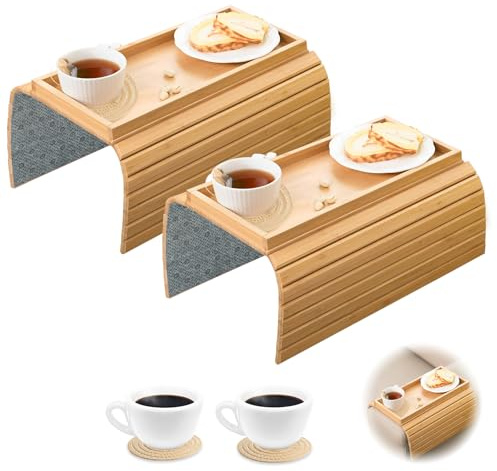 2 Pezzi Vassoio da Divano con Tappetini a Tazza, Pieghevole Vassoio da Braccio per Divano in Bambù, Tavolino da Braccio per Divano Vassoio Antiscivolo per Snack, Telefono, Telecomando, Tazze