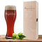 Weizenglas mit Name und Wunschmotiv graviert inkl. Geschenkbox, Bierglas 0,5l mit gravierter Holzbox, individuelles Geschenk, personalisiertes Weißbierglas - Motiv Verzierung03