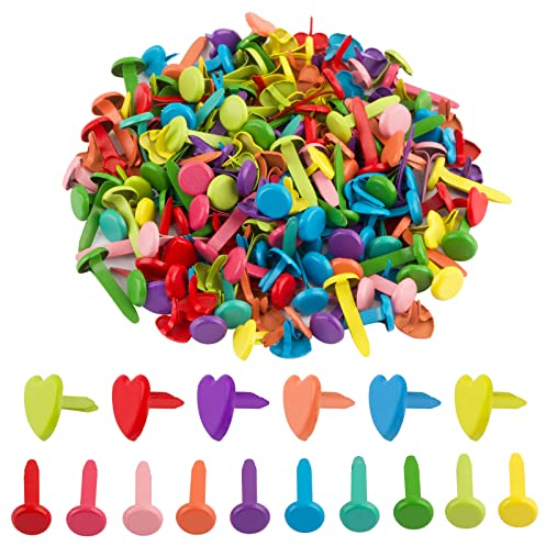 BETESSIN 200pcs Mini Brads Rund & Herz Brads Musterklammern Bunt Metall 8MM Verschlussklammern Klammern Musterbeutelklammern Bastelklammern für DIY Scrapbooking Brief Basteln