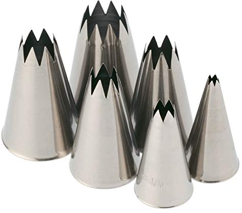 PIAZZA - 6 Beccucci Sac a Poche Riutilizzabili in Acciaio Inox Per Realizzare Decorazioni su Dolci, Torte, Cioccolatini. Bocchette per Pasticceria - 6 Beccucci Foro Stella, Diverse Misure