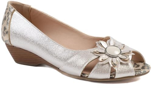 Pavers Womens Flower Detail Peep Toe Wedge Pumps Soft Gold Size 7
