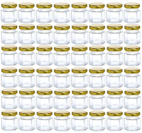 Lot de 48 mini bocaux hexagonaux en verre de 45 ml avec couvercle hermétique en métal doré pour conserves, cornichons, confiture, miel, épices, herbes, loisirs créatifs, cadeaux de mariage, récipients