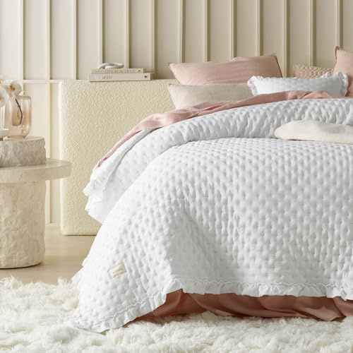 room99 Molly Élégant Dessus de lit 240 x 260 cm Couvre-lit 2 Personnes canape Moderne matelassage jeté de canapé, idéal comme Couvre-lit avec Volant Blanc