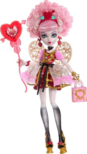Monster High Cumplespantos Cupid Asteria Muñeca con vestido de fiesta rosa y rojo, y accesorios temáticos como una invitación, un globo, un regalo, un abanico y mucho más, JBG77