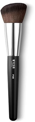 WYCON cosmetics F132 OBLIQUE FACE BRUSH Flacher Gesichtspinsel ideal zum Auftragen von flüssigen und cremefarbenen Concealern