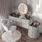 Elegante juego de tocador con espejo iluminado superior de cristal y armario lateral, mesa de maquillaje grande con cajones y silla, tocador con 3 colores de iluminación, perfecto para ella (gris,