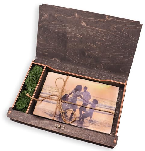 woodmanucom Foto Aufbewahrungsbox mit Deckel Gravur mit Moos, Holzkiste Fotokiste, Holzbox Geschenkbox, Box für Fotos, Holzschachtel Aufbewahrung, Fotoalbum Personalisiert (13x18, Ebenholz)