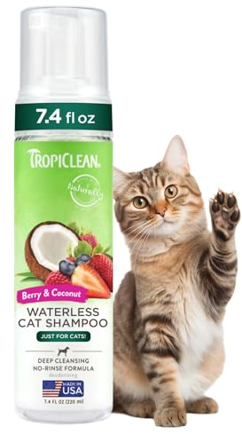 TropiClean Dry Cat Shampoo - Deep Cleansing Waterless Cat Shampoo - No Water Required - Moisturises Dry Skin - Used by Groomers - Oatmeal Enriched, 220ml