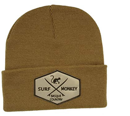 Beanie Gorro de Punto Unisex Adulto - Talla única - Gorro Arena - Parche Bordado - Diseño en Punto canalé - Surf Monkey® - Surfing The Basque Country (Beige)