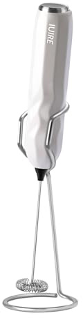 IUIRE Elektrische Milchaufschäumer, Handheld Milchschäumer Stab für Kaffee, Geschenkschaumbereiter für Kaffeeliebhaber, Latte Macchiato, Cappuccino, Matcha, batteriebetrieben (Weiß mit Ständer)