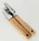 Apriscatole Manuale in Acciaio Inossidabile, 3 in 1 Multifunzione Apribottiglie, Apriscatole Professionale con Manico in Legno, Leva Apribottiglie per Bar, Ristoranti, Pazienti con Artrite