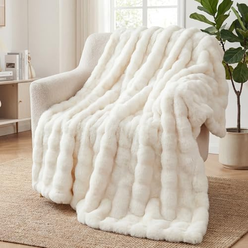 Coperta Plaid Super Morbida Pile Peluche di Coniglio Caldo e Spesso 230 x 280 cm, 1000 g/m² Divano Coperta Fluffy di Alta Qualità, Versatile Coperta Matrimoniale per Camera da Letto Viaggi, Bianco