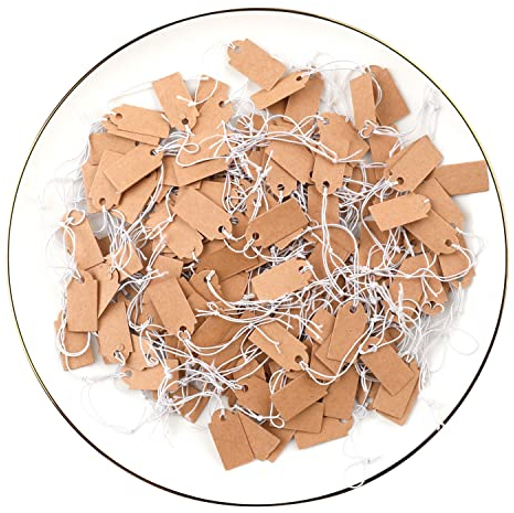 200 Stück Anhänger Etiketten, 26 x 12mm Kraftpapier Preis Anhänger Braun Preisschilder Handmade Hängeetiketten mit Elastischer Schnur Anhänger für Schmuck Kleidung Geschenke Weihnachten(Braun)