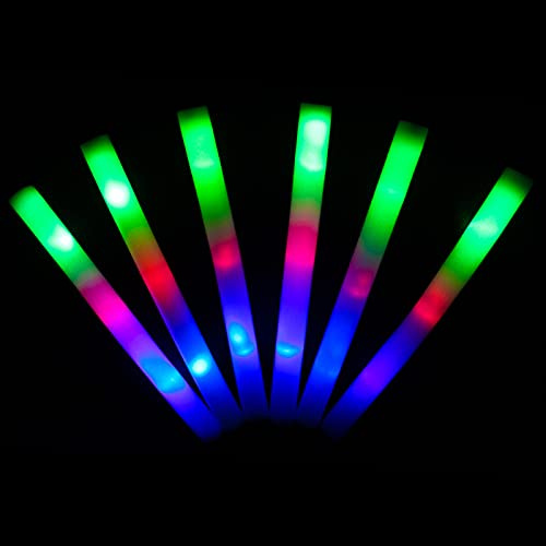 KUMUNDO - Bastoncini LED, Bastoncini LED per Matrimoni, Bastoncini Luminosi, Bastoncini Luminosi per Feste - Lunghezza 48 cm - Bastoncini Luminosi in Schiuma con LED Multicolor (100 unità)