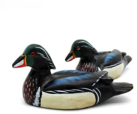 CVHOMEDECO. Primitives handgravyr och målade trä vilda ankor rustika figurer gräsmattor dekorativ accent, set med 2