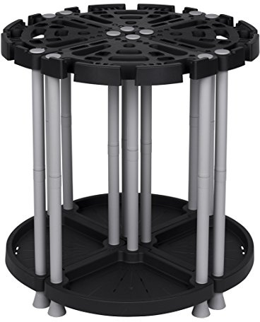 Variabler XL Gartengerätehalter aus robustem Kunststoff in Schwarz/Grau. Teilbar als Eck- oder Wandlösung. Für viele Geräte, wie Besen, Spaten, Rechen, u.v.m. Maße: Ø 73 x 77,5 cm