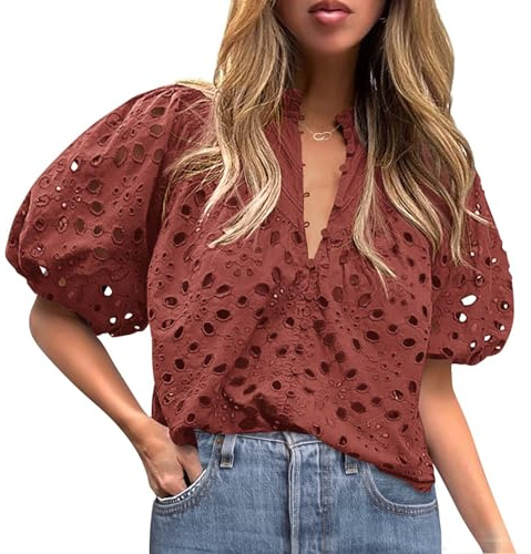 Melwod Haut d'été à œillets pour femme, chemisier à œillets pour femme, haut en dentelle ajourée, chemisier brodé, col en V, manches bouffantes à boutons, rouge marron, taille M
