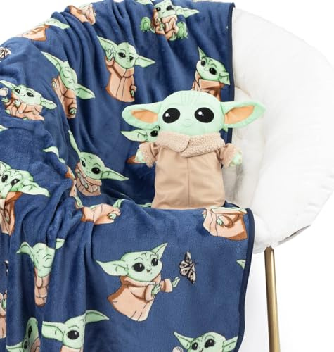 Jay Franco Cuscino Abbraccio Mini Peluche Star Wars The Mandalorian Grogu & Plaid Morbido 130 x 150 - Set Coccole Bambini Baby Yoda Super soffice 2 Pezzi