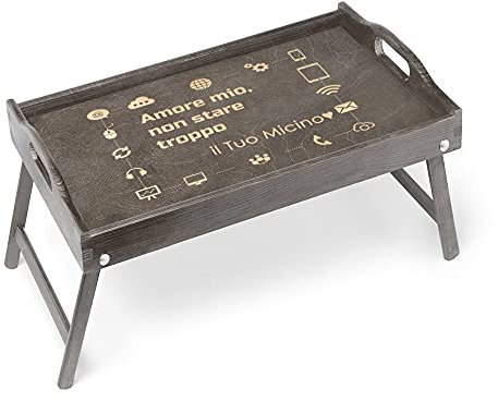 Maverton Vassoio da Colazione a Letto Personalizzato - Tavolino Pieghevole Grigio in Legno con Manici e Bordo Rialzato - Incisione Laser - Tavolo Multiuso 50 x 30 cm - regalo donna - Lapdesk