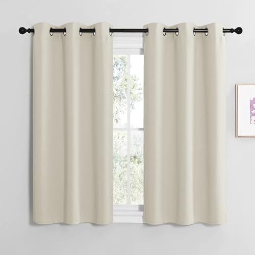 NICETOWN Tende Corte per Finestre Cucina Termiche con Anelli Tenda Oscurante da Interno Cameretta Bambino Decorazione per la Casa 2 Pannelli 107x120 CM Beige Chiaro
