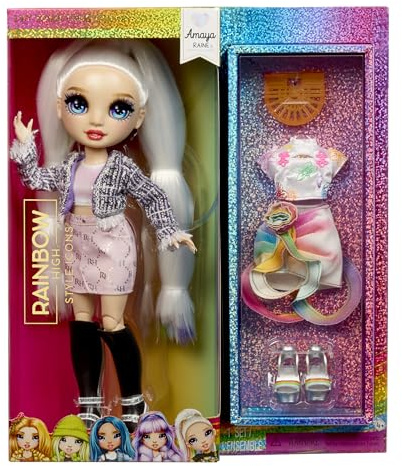 Rainbow High Style Icons Amaya – 28 cm modedocka med långt, kambart hår, inkluderar en andra outfit med matchande tillbehör och ett par skor. Dockan med 13 rörliga gångjärnsspetsar