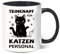 Schwarze Katze Kaffeetasse mit Spruch „TRINKNAPF FÜR KATZEN PERSONAL“ – 330ml, Perfekte Geschenkidee für Katzenfreunde – Lustige Katzen Geschenk-Tasse für Zuhause oder Büro