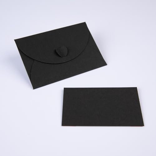 PresentFill® 50 Mini Briefumschläge mit Karten – Schwarz – Kleine Umschläge Mini mit Herz Verschluss und Blanko Karten aus 100% Recycling Kraftpapier zum Selbst gestalten und beschriften