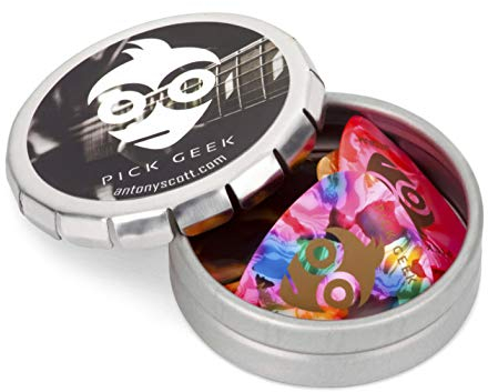 Pick Geek Gitarre Plektrum Set | 16 x Coole Premium Qualität Plektren Picks | für Ihre E-, Akustik, und Bass-Gitarren | in einer Luxusmetall 'Klick-Klack Dose | 4 Stärken | Kraft Geschenkbox