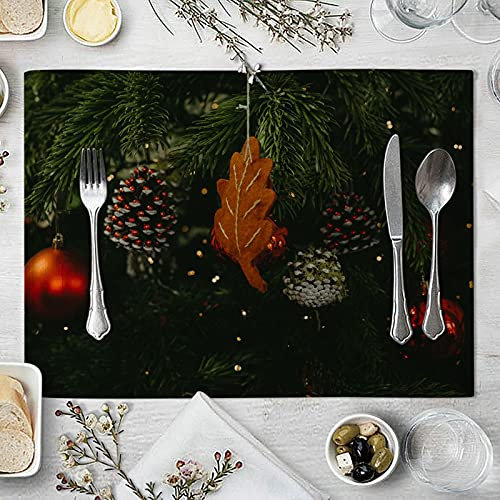 Banemi Weihnachten Platzdeckchen Quadratisch, Tischsets Abwaschbar 6er Set Christbaumschmuck Tannenzapfen Glocken Platzsets 32X42cm