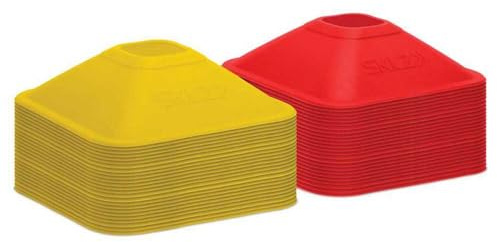 SKLZ Coni Mini per Allenamento di Agilità,Set da 50,Coni Alta visibilità 5 cm – 25 Gialli,25 Rossi,Design a Base Quadrata per Maggiore Stabilità,Ideali per Turf,Campi e Palestra