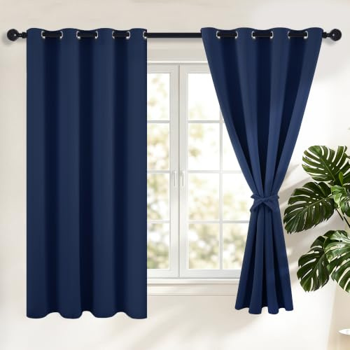 Hiasan mörkläggningsgardiner gardiner med öljetter, mörkblå ogenomskinliga gardiner, 2 stycken, 132 x 160 cm (bredd x höjd), mjuka skjutgardiner för sovrum, vardagsrum etc.