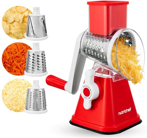 NutriChef Mandolina per Verdure 3 in 1 e Grattugia Formaggio per Cucina, Affetta Verdure con 3 Lame Intercambiabili, Base a Ventosa e Manovella con Blocco Sicurezza, Accessori Cucina, Rosso
