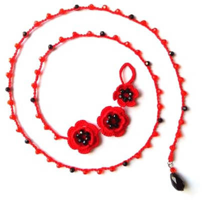 collana con fiori e cristalli di vetro, nero e rosso, collana lunga lariat/a cravatta all'uncinetto, artigianato italiano, made in Italy