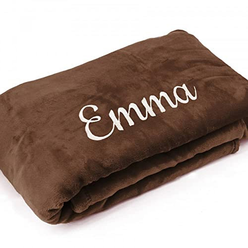 Deitert Kuscheldecke XXL mit Namen oder Wunschtext Bestickt - extra große 240x220 cm gemütliche Sofadecke Wohndecke, weiches Fleece, personalisiertes Geschenk für Männer und Frauen - Braun
