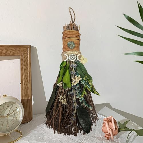 19cm Balai en Cannelle, Mini Balai de Sorcière avec Fleurs Séchées, Cristal Magique Naturel, Cristal Magique Naturel, Balais de Sorcière Fait Main pour Mariage Autel Samhain Halloween Noël Vert