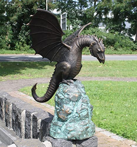 H. Packmor GmbH Bronzefigur Drache auf Felsen sitzend Wasserspeier