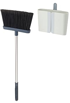 Joseph Joseph CleanStore Wandmontierter, Besen mit langem verstellbar Stiel und Besenabdeckung, Boden feger, Weiche Borstenbürste und Kamm für den Innenbereich